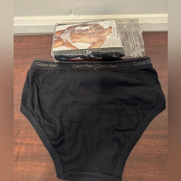 Calvin Klein Men's Classic 100%  Cotton Briefs 4-Pack size S/P in black, NWT - Picture 2 of 4